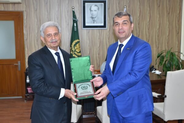 Azerbaijan can benefit from investment potential in Pakistan: Minister