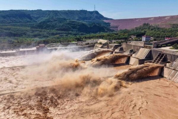 Harnessing power of water and sand: China's wisdom in managing Yellow River